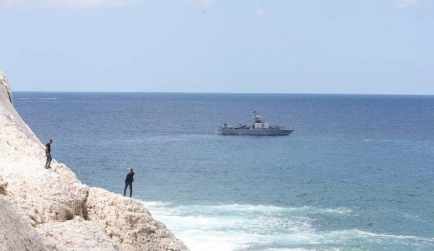 زورق حربي إسرائيلي يخترق المياه الإقليمية اللبنانية قبالة رأس الناقورة