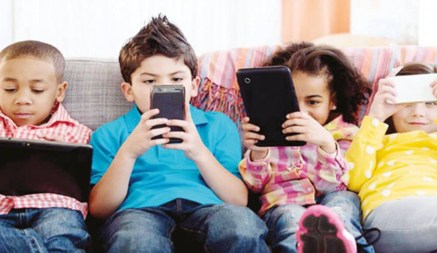 دراسة: استخدام الأطفال للأجهزة الإلكترونية يؤخر نموهم العقلي