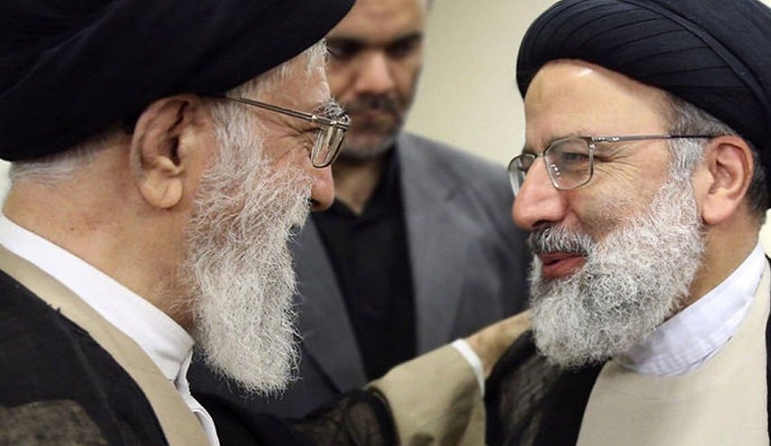 الرئيس رئيسي يلتقي قائد الثورة الإسلامية قبيل مغادرته الى نيويورك