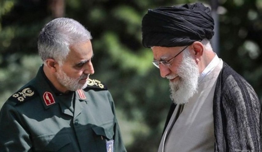 صورة لقاء خاص للشهيد سليماني مع قائد الثورة الاسلامية