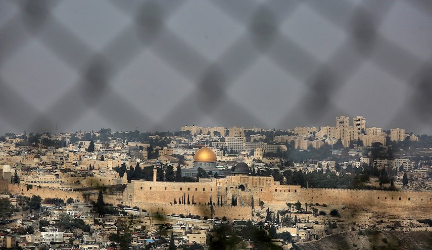 حماس: المساس بالقدس والأقصى سيواجَه بمزيد من المقاومة
