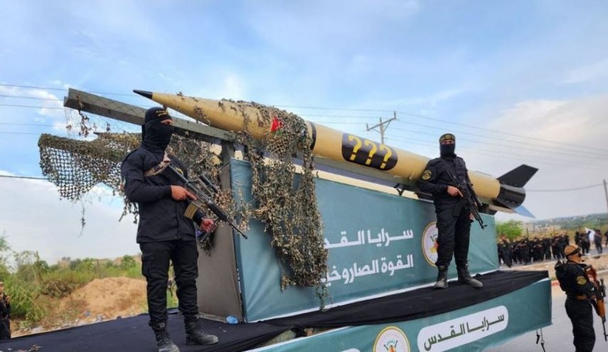سرايا القدس تكشف عن أسلحة جديدة خلال المسير العسكري في غزة