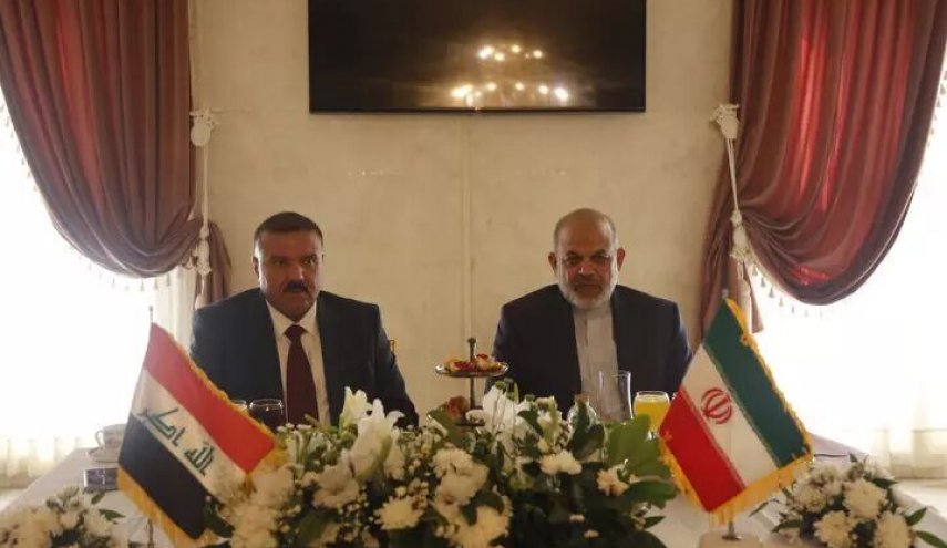 وزير الداخلية الايراني يشيد باستضافة العراق السخية لزوار الاربعين