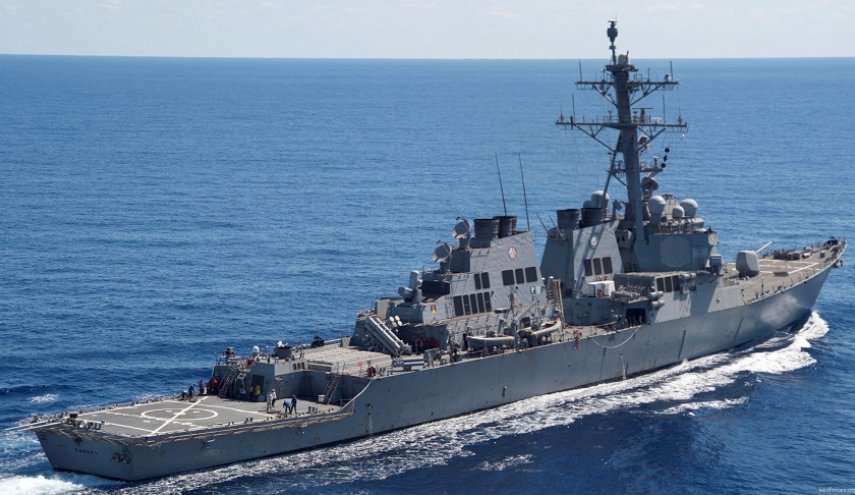 'CNN' : سفينة حربية أمريكية تعترض عدة قذائف قرب اليمن 