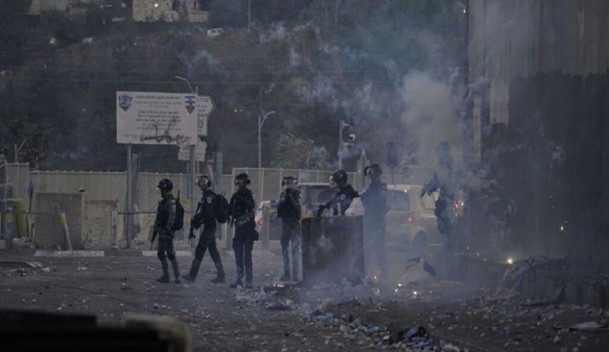 یورش شبانه نظامیان صهیونیست به کرانه باختری/ ده‌ها فلسطینی بازداشت شدند