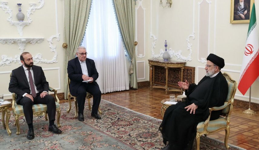 رئيسي يؤكد على استعداد طهران لحل الخلافات بين يريفان وباكو