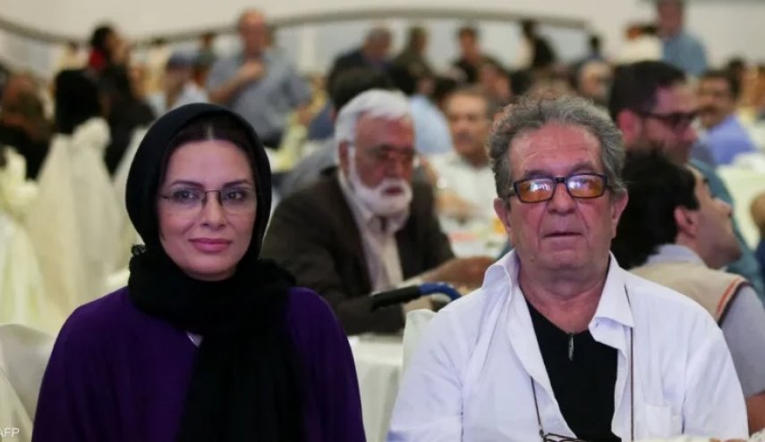 الكشف عن هوية قاتل المخرج الإيراني 'داريوش مهرجوئي' وزوجته