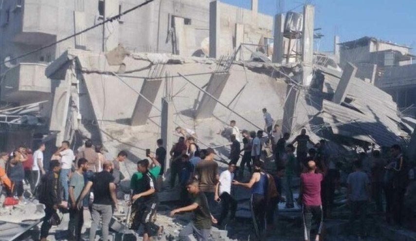 الطيران الصهيوني يدمر مجمّعا سكنيا بأكمله في منطقة اليرموك وسط غزة