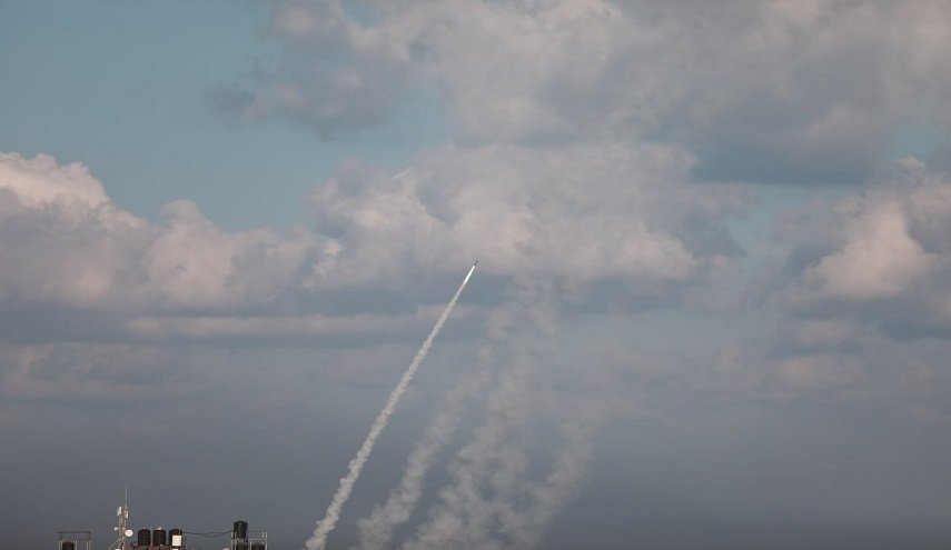 كتائب القسام تدك تل أبيب بالصواريخ
