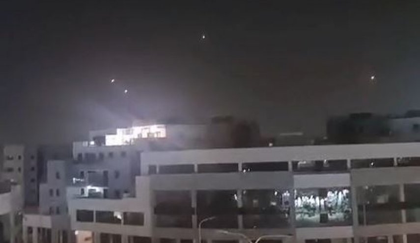 حملات موشکی قسام به تل آویو در واکنش به بمباران دیوانه وار غزه+ ویدیو