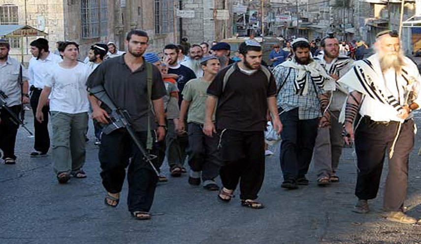 إصابات واعتقالات بهجوم للمستوطنين على قرية خلة الضبع بمسافر يطا