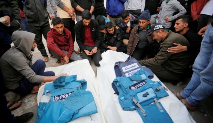 استشهاد عدد من أفراد عائلة مراسل قناة المنار في قطاع غزة 