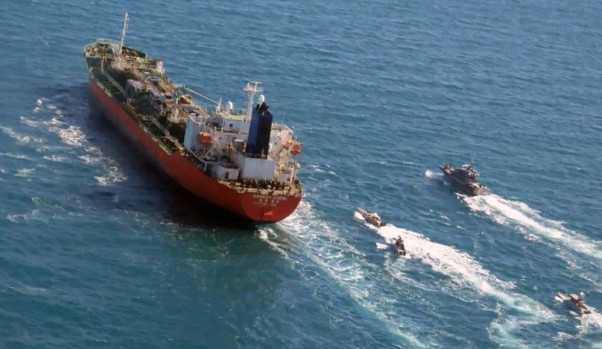 كوريا الجنوبية توصي سفنها بعدم المرور عبر البحر الأحمر
