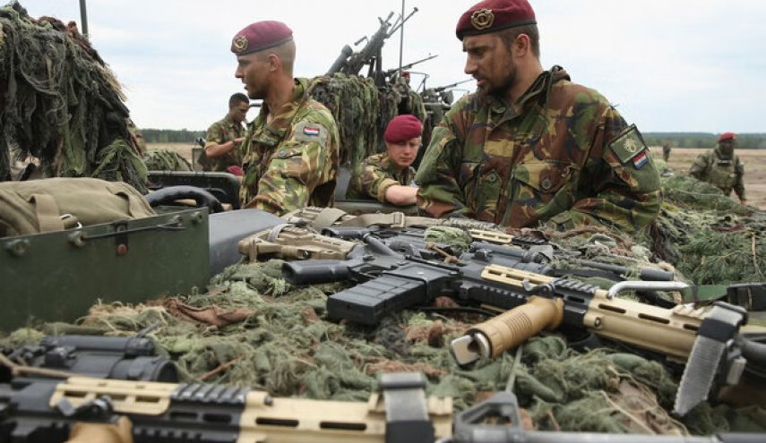 فرمانده ارتش هلند: باید برای جنگ با روسیه آماده باشیم