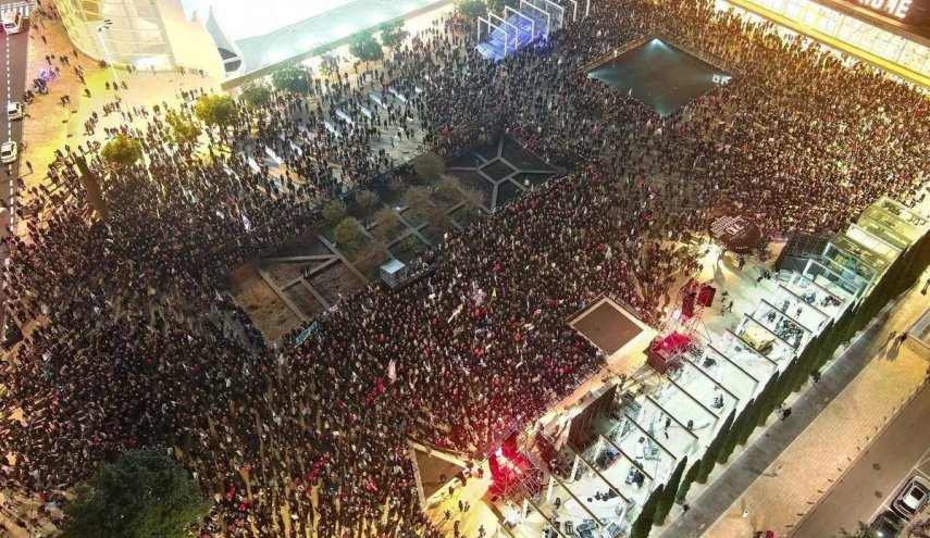 شاهد.. مظاهرات حاشدة في تل أبيب للمطالبة بإقالة نتنياهو