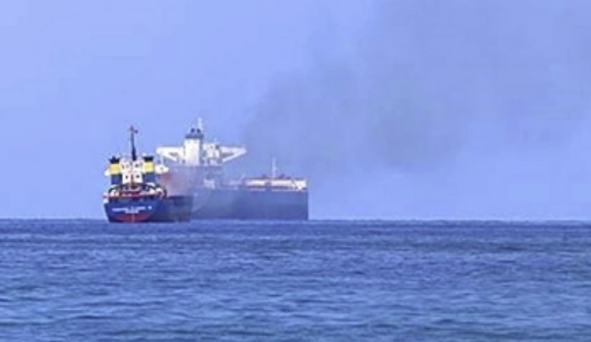 إصابة سفينة جديدة بهجوم في خليج عدن على الضفة الأخرى لباب المندب
