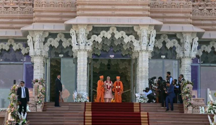 رئيس وزراء الهند يفتتح اكبر معبد هندوسي بالشرق الاوسط في الإمارات
