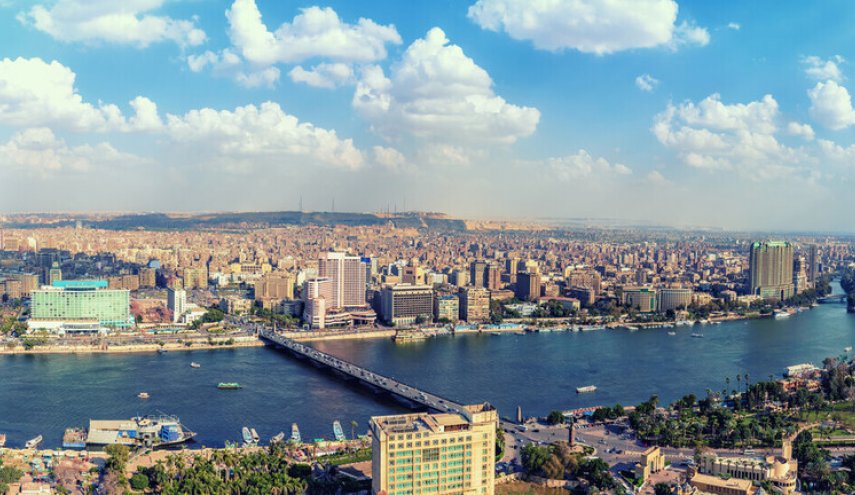 مصر تبيع أرضا ضخمة للإمارات بالدولار لإقامة مدينة جديدة!