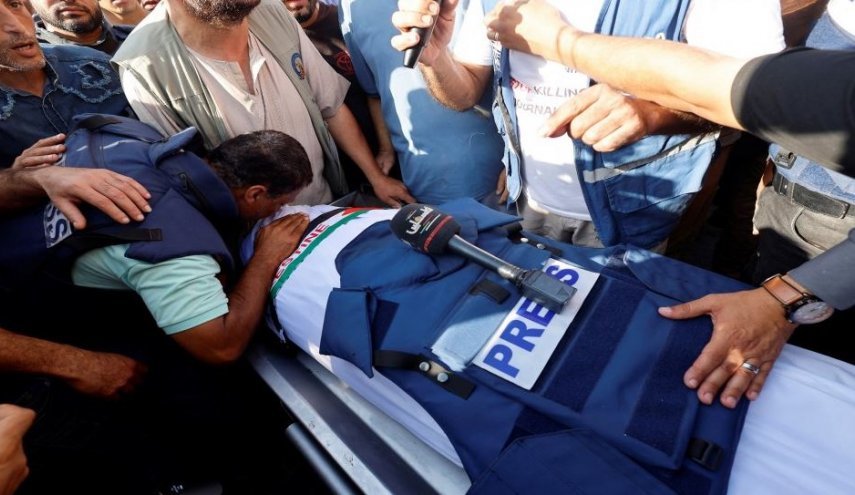 عدد الشهداء الصحفيين يرتفع إلى 132 منذ بدء العدوان على غزة