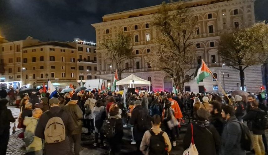 پویش همبستگی در رم برای پایان دادن به تجاوز صهيونيست ها به غزه