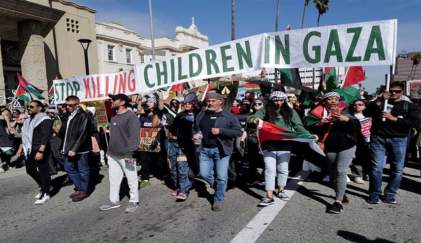 تظاهرة في لوس انجلوس تضامنا مع فلسطين ومطالبة بوقف العدوان