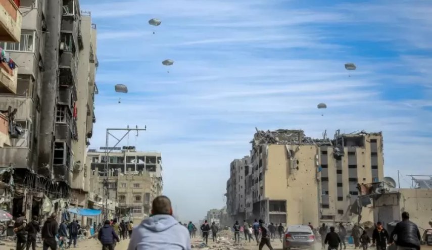 پارودکس عجیب غرب؛ ارسال کمک هوایی به مردم غزه پس از مسلح کردن قاتلان آنها