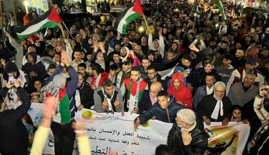 مسيرات تضامن ليلية في المغرب لأهل غزة 