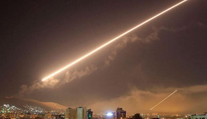 مقابله پدافند هوایی سوریه با اهداف متخاصم در آسمان حلب
