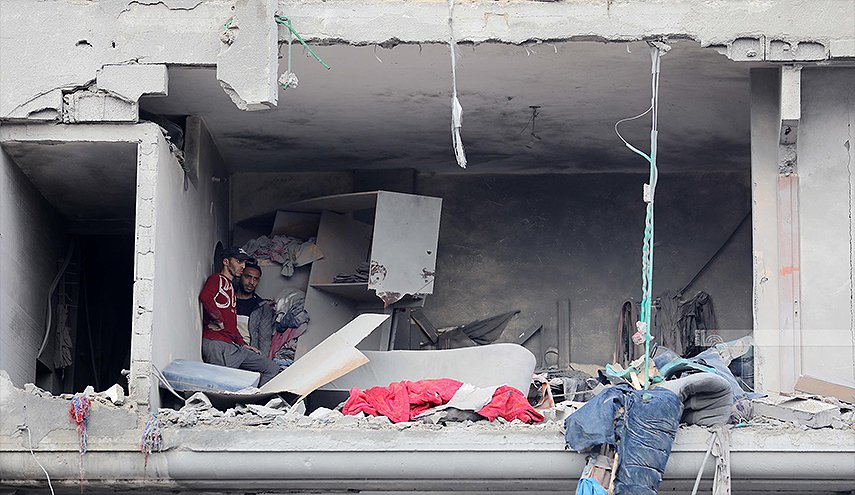 شهداء ومفقودون بقصف الاحتلال منزلا في مخيم المغازي