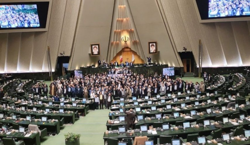 البرلمان الإيراني يعلن دعمه لعملية الحرس الثوري ضد كيان الاحتلال