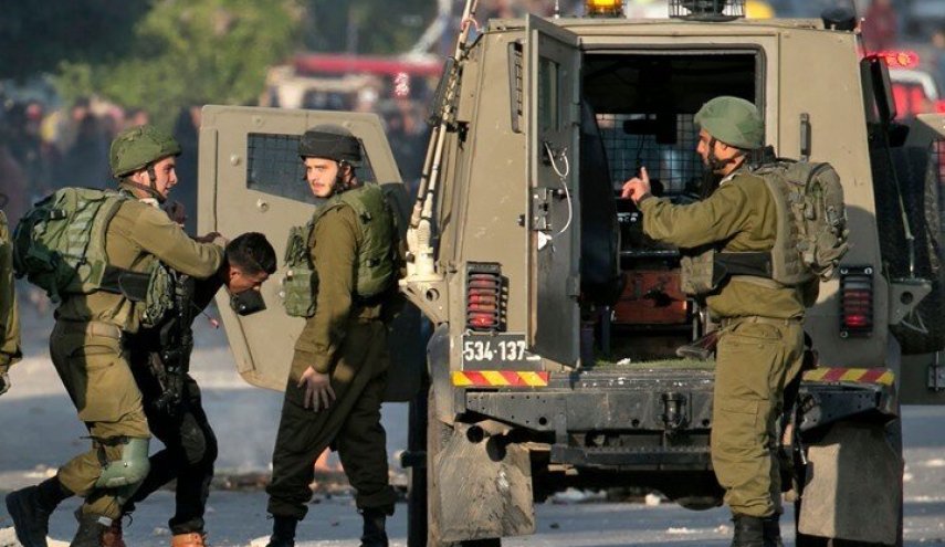 بازداشت فلسطینی ها در مناطق مختلف کرانه باختری 