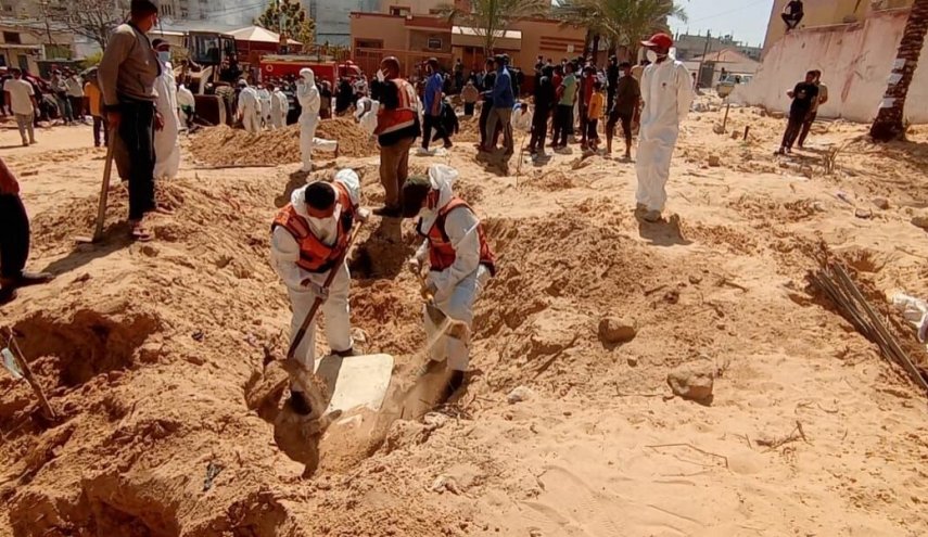 انتشال جثامين 50 شهيدًا دفنهم الاحتلال جماعيًّا بمستشفى ناصر