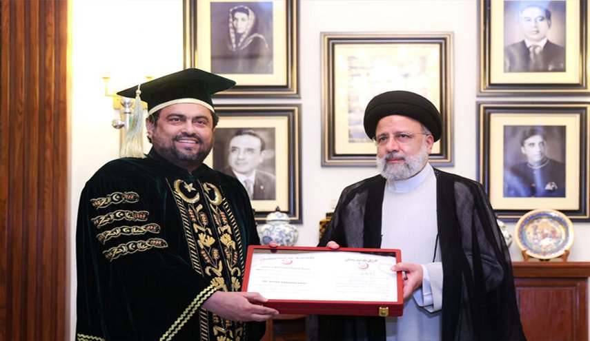 جامعة كراتشي تمنح الرئيس الإيراني شهادة دكتوراه فخرية