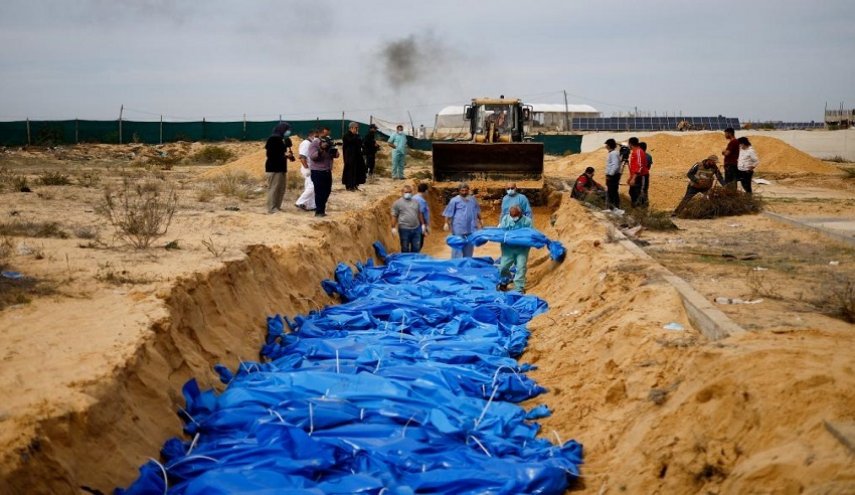 الإتحاد الأوروبي يدعو لتحقيق مستقل حول مقابر غزة الجماعية