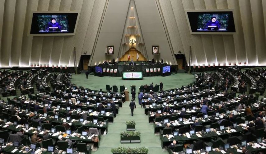 برلمان إيران يدين هجوم الشرطة على الطلبة في أوروبا وأميركا
