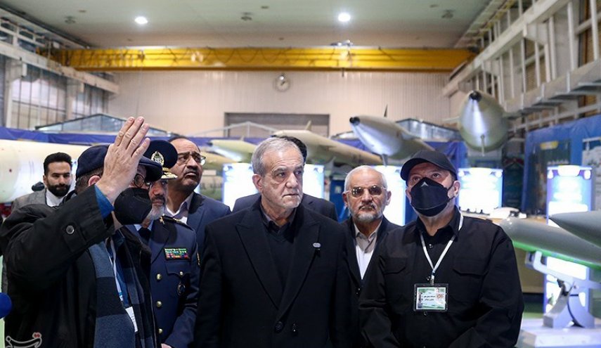 الرئيس بزشكيان: ندعم تطوير الصناعات الدفاعية