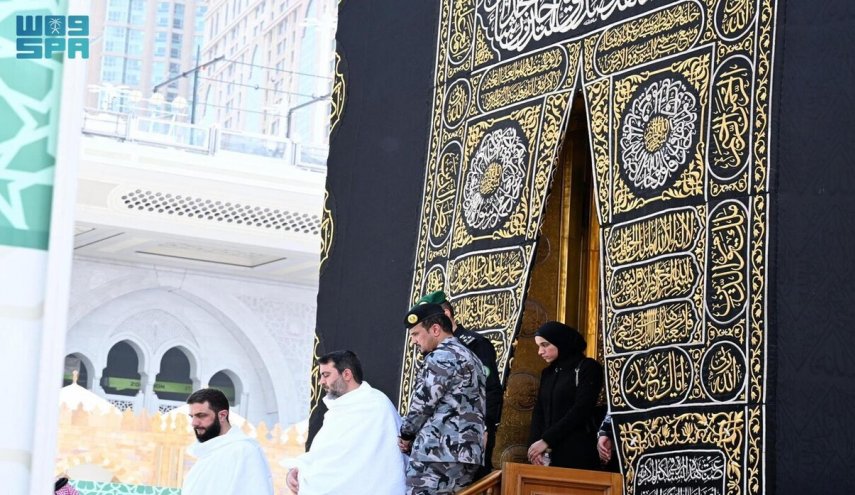 بالصورة.. أول ظهور علني لزوجة الجولاني في السعودية