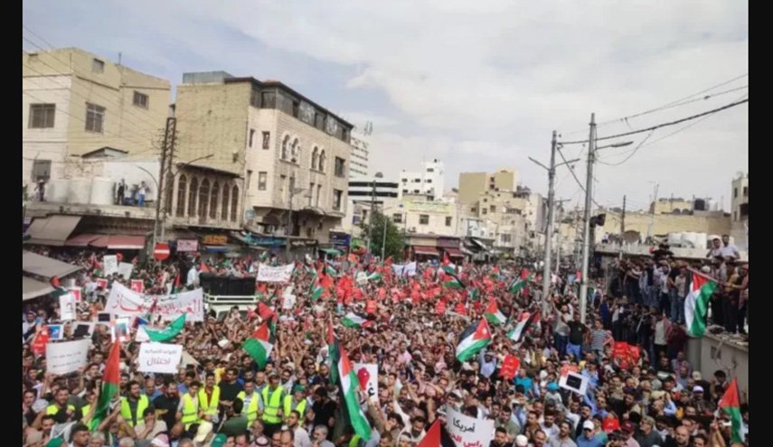 سكان غزة يردون على ترامب: باقون هنا حتى ينتهي الكابوس!