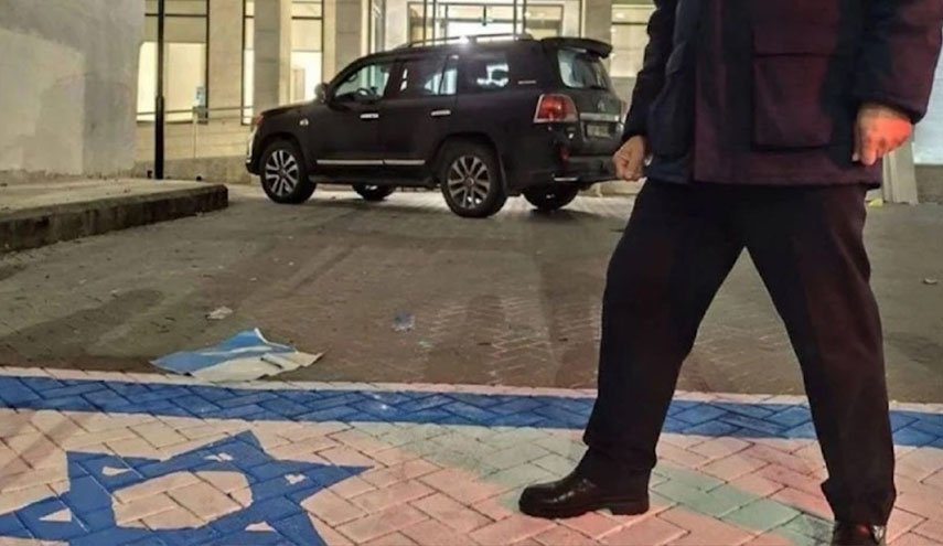 'إسرائيل' تُهاجم الأردن بسبب دوس علمها!