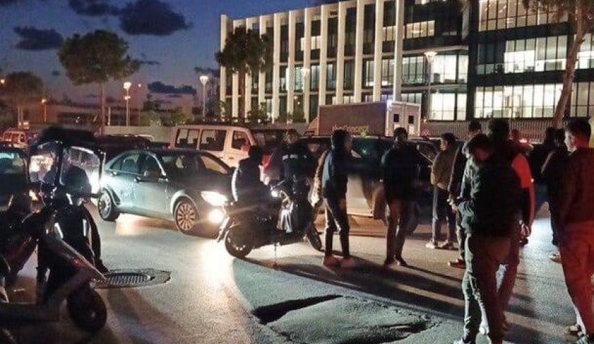 حزب الله يصدر بيانا بشأن أزمة منع هبوط طائرة إيرانية تقل لبنانيين 