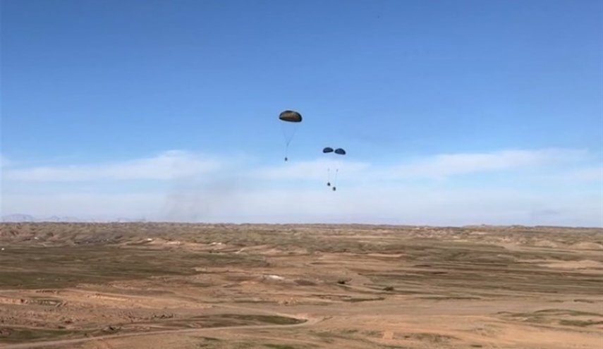 نجاح وحدات حرس الثورة بعملية إسقاط جوي خلال المناورات 