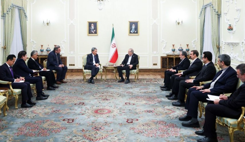 الرئيس الايراني: تفعيل اللجنة المشتركة مع ماليزيا ضرورة لتسهيل التبادل التجاري