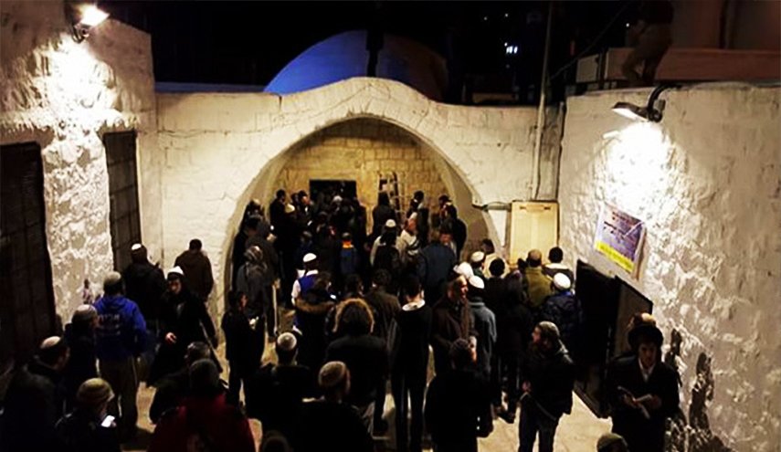 مستوطنون يقتحمون 'مقام النبي يوسف (ع)' وإعتقال فلسطيني بنابلس