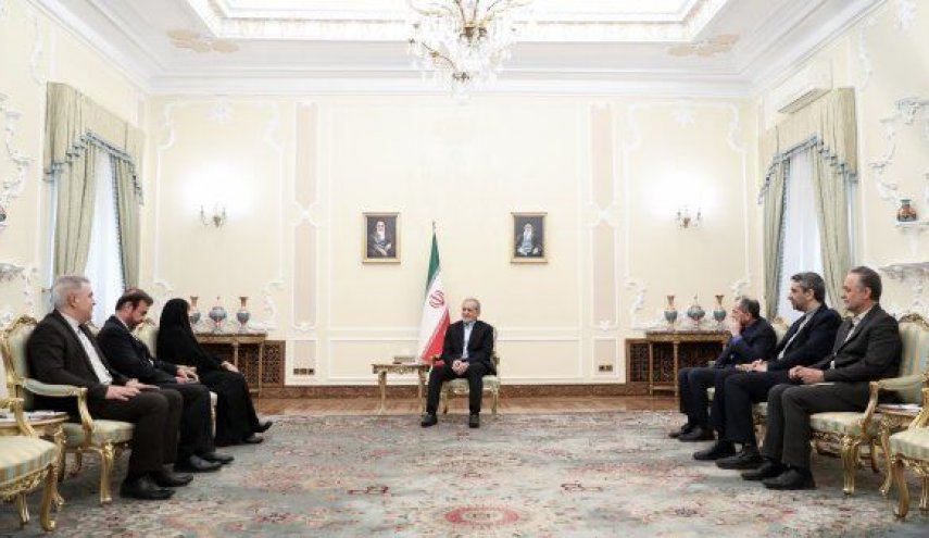 بماذا نصح بزشكيان سفراء إيران الجدد؟