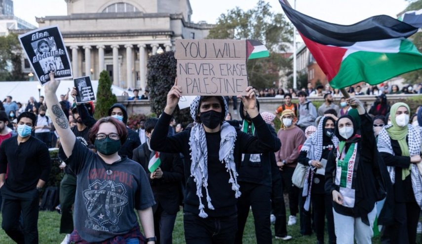 اعتقال طالبة فلسطينية في أمریکا بسبب احتجاجات مؤيدة لفلسطين