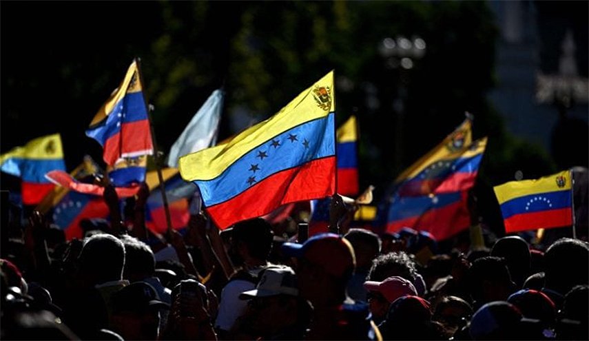 فنزويلا تحذر رعاياها من السفر لأميركا بسبب 'التعامل المذل'