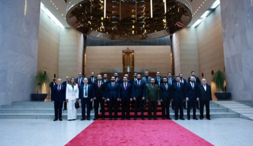 تعرف إلى السير الذاتية لوزراء حكومة سوريا الجديدة