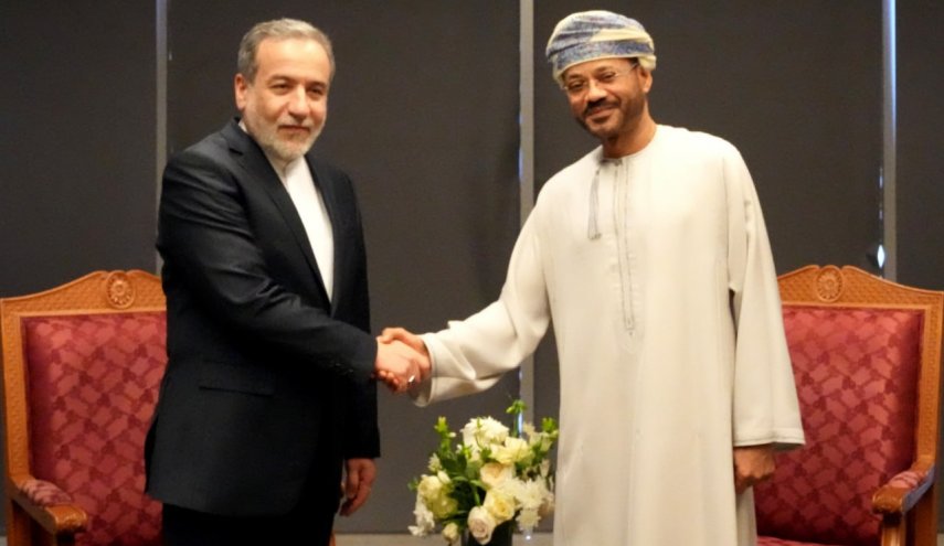 عراقجي يسلم نظيره العماني مواقف إيران لنقلها إلى الطرف الأمريكي