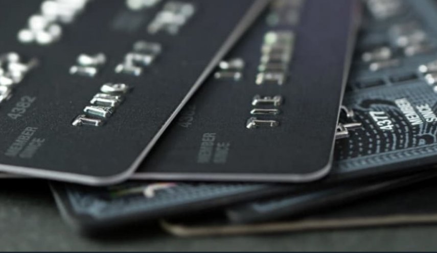 إيران تجيز للبنوك إصدار البطاقات المصرفية للسيّاح والتجار