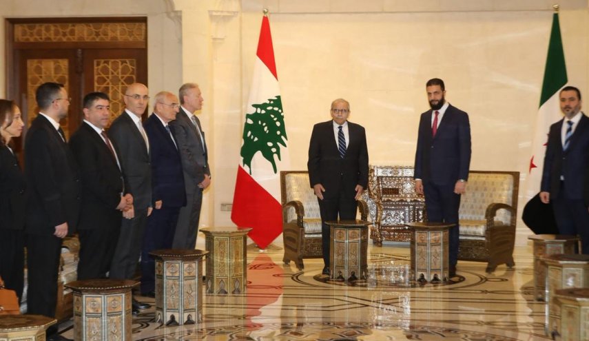 الجولاني يستقبل رئيس الوزراء اللبناني في قصر الشعب بدمشق